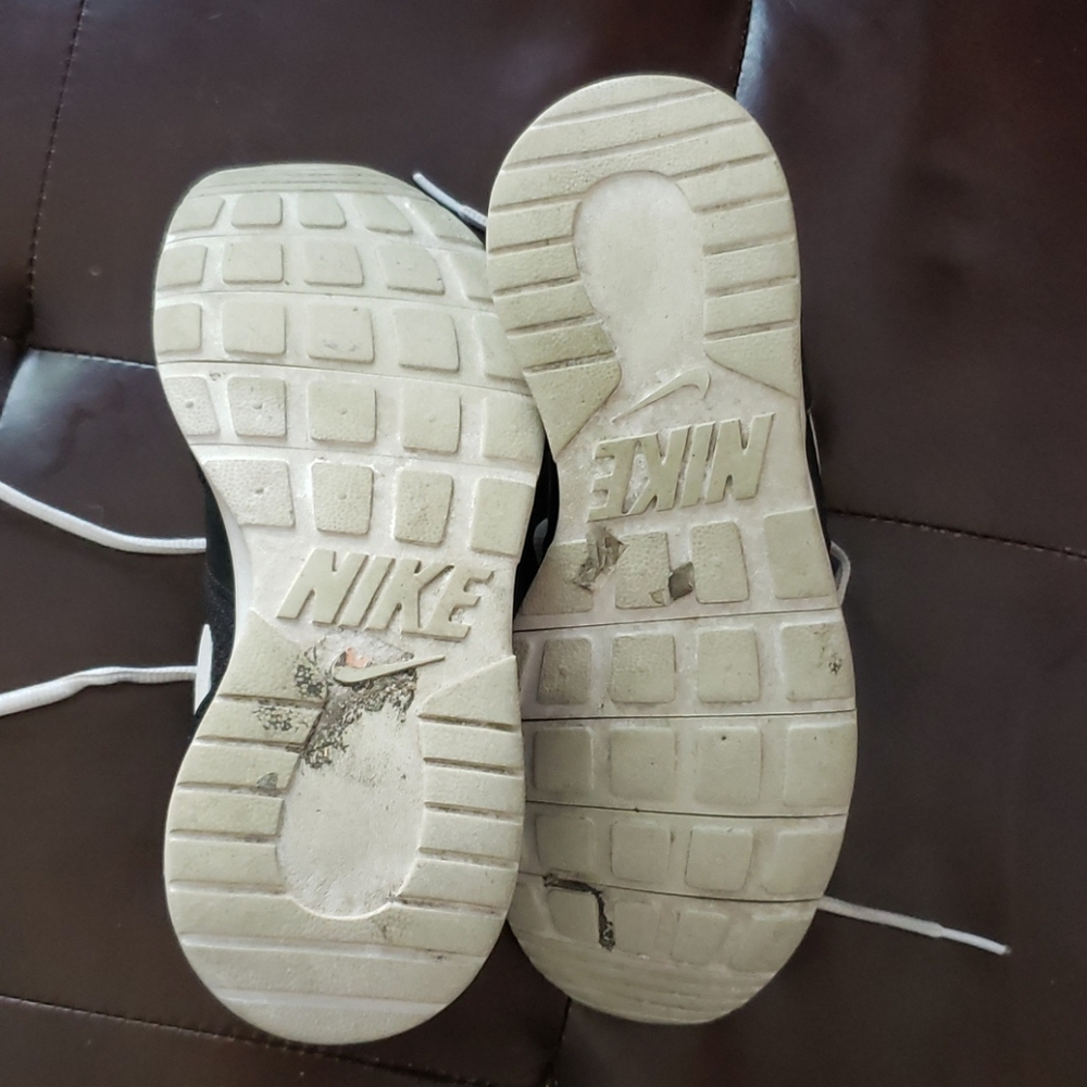 Nike Rouche - Picture 3 of 3